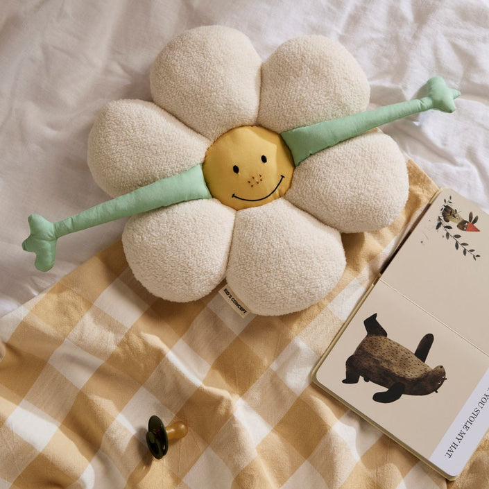 Kids Concept kussen bloem 7340028736943 c