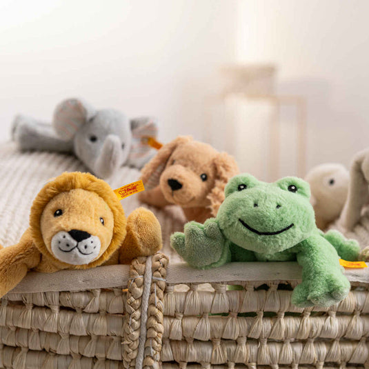 Steiff kikker knuffel Floppy Cappy 20cm lichtgroen 4001505242618 a