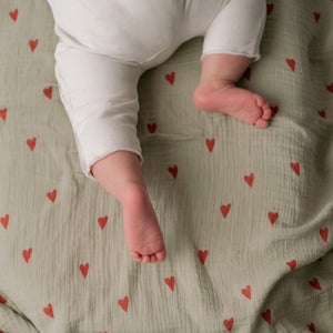 Studio Noos hydrofiele doek sage green hearts 120x120 6151900519506 a