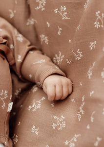 That's mine baby dekbedovertrek Secret garden cocoa 100 x 130