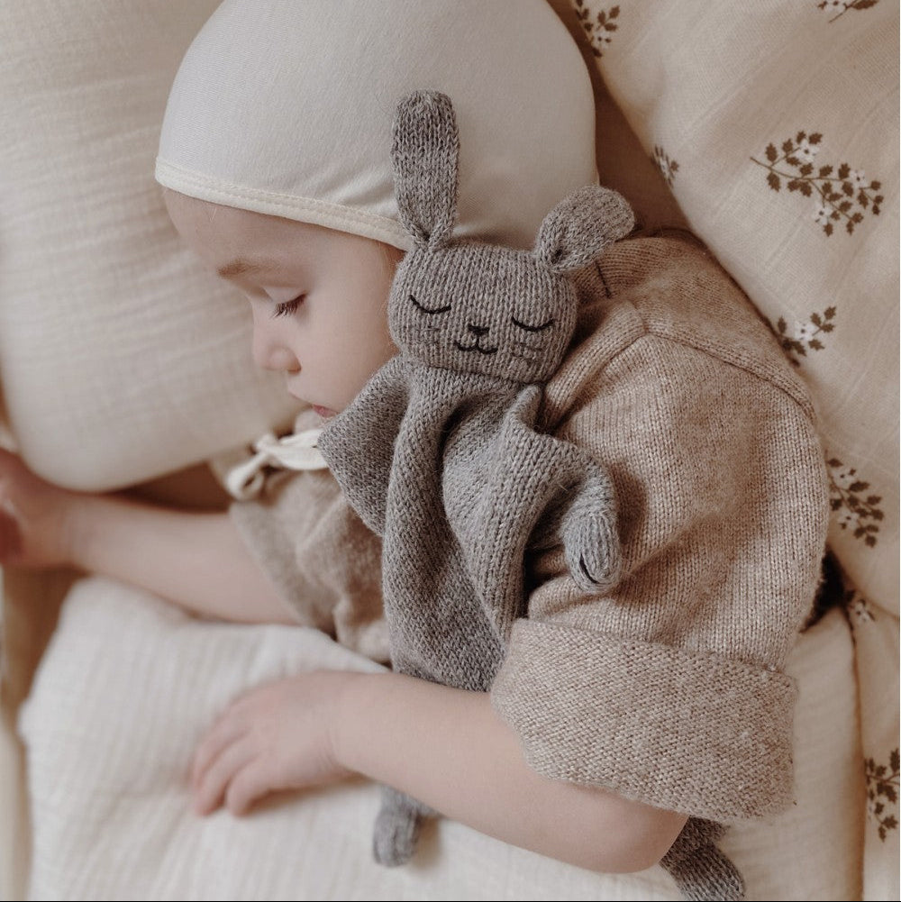 Main Sauvage knuffeldoekje bunny grey knit kopen