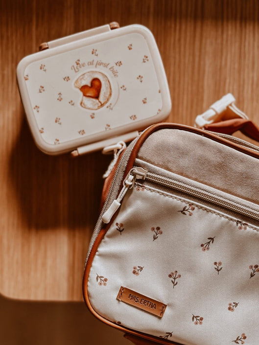 Mrs Ertha lunchbox Flower buds