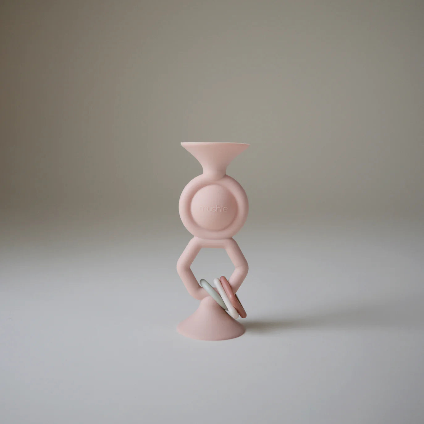 Mushie babyspeeltje hexapop met zuignap blush 10 mnd+