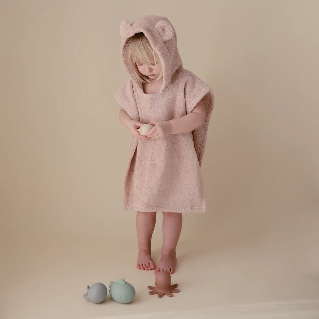 Mushie badponcho beer blush 1-3 jr 100% ogranische katoen
