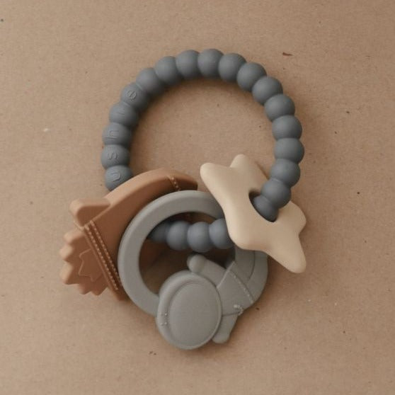 Mushie bijtring space 3 mnd+