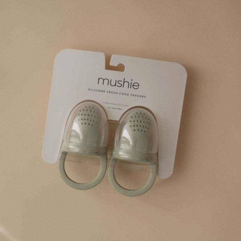 Mushie fruitspeen cambridge blue