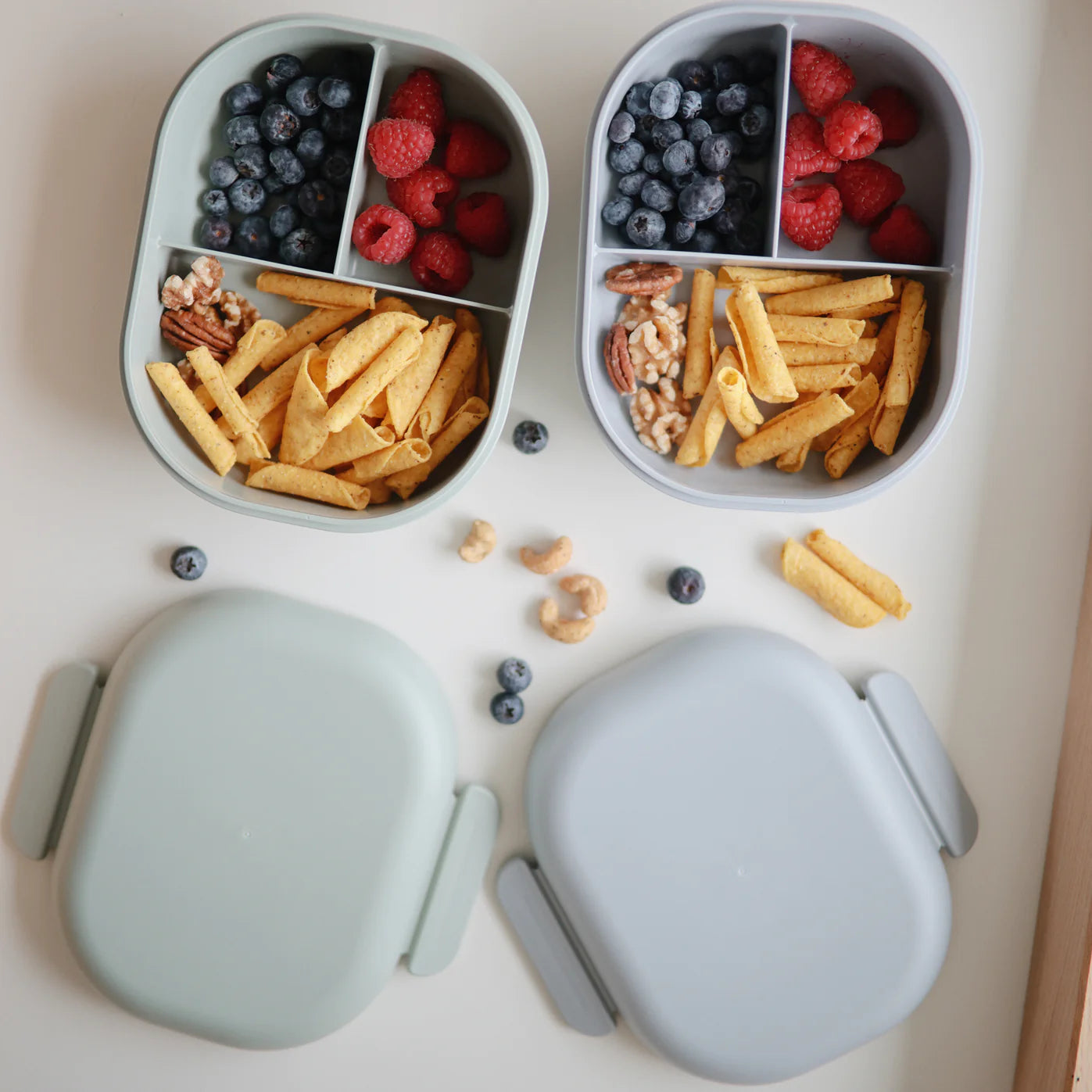Mushie lunchbox sage