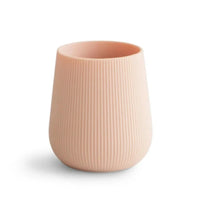 Mushie siliconen oefenbeker blush 6 mnd+