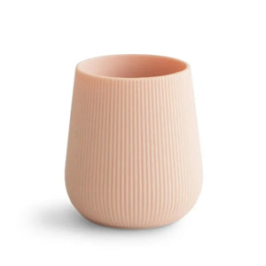 Mushie siliconen oefenbeker blush 6 mnd+