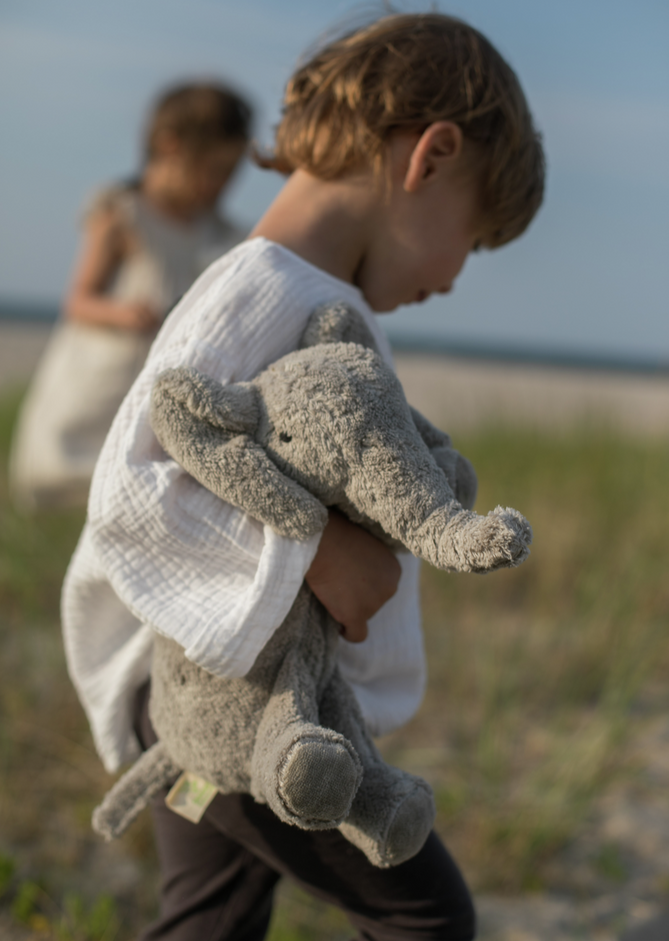 Senger Naturwelt warmte knuffel olifant klein 2 mnd+ 100% organisch katoen + kersenpit