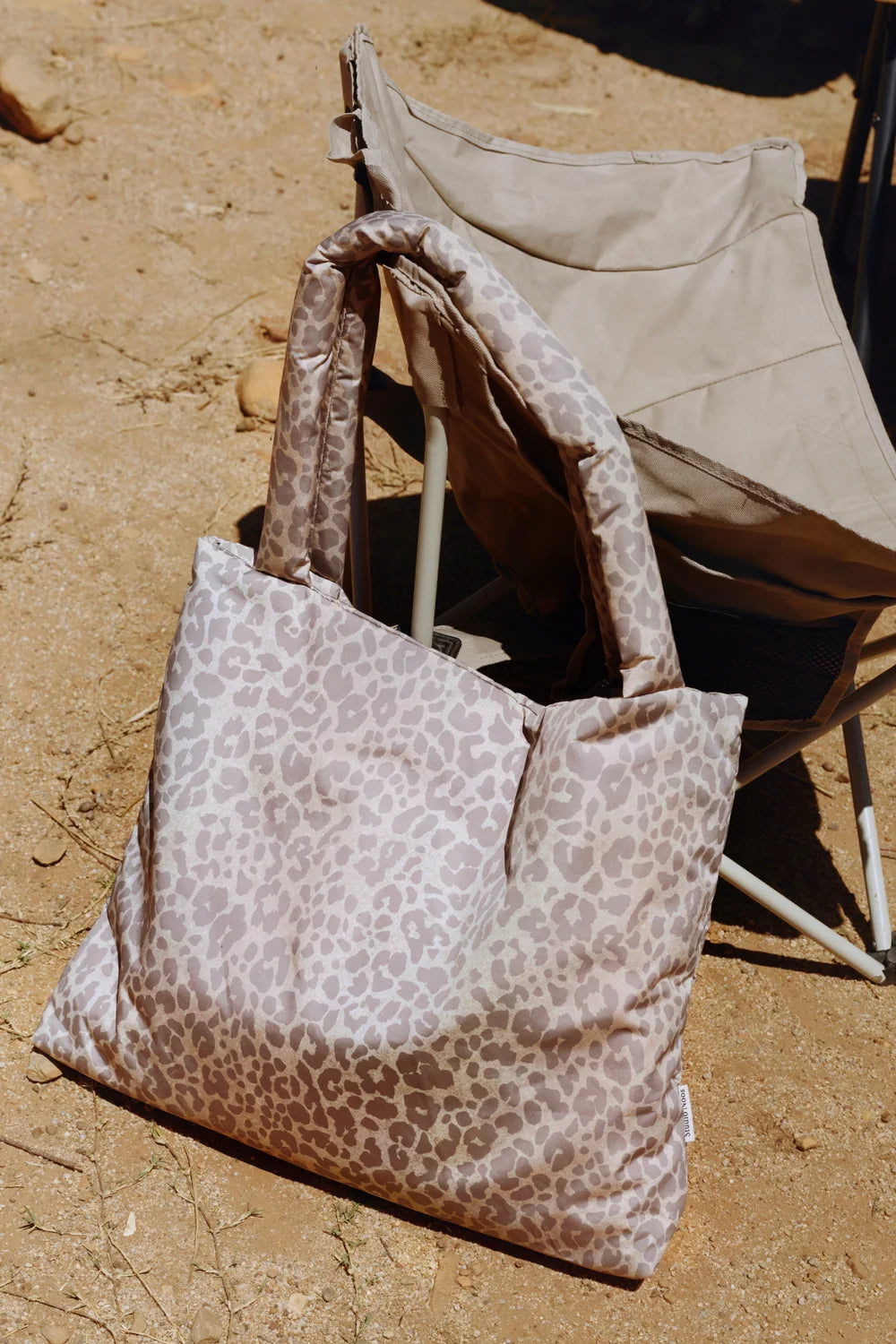 Studio Noos puffy mom bag beige leopard kopen