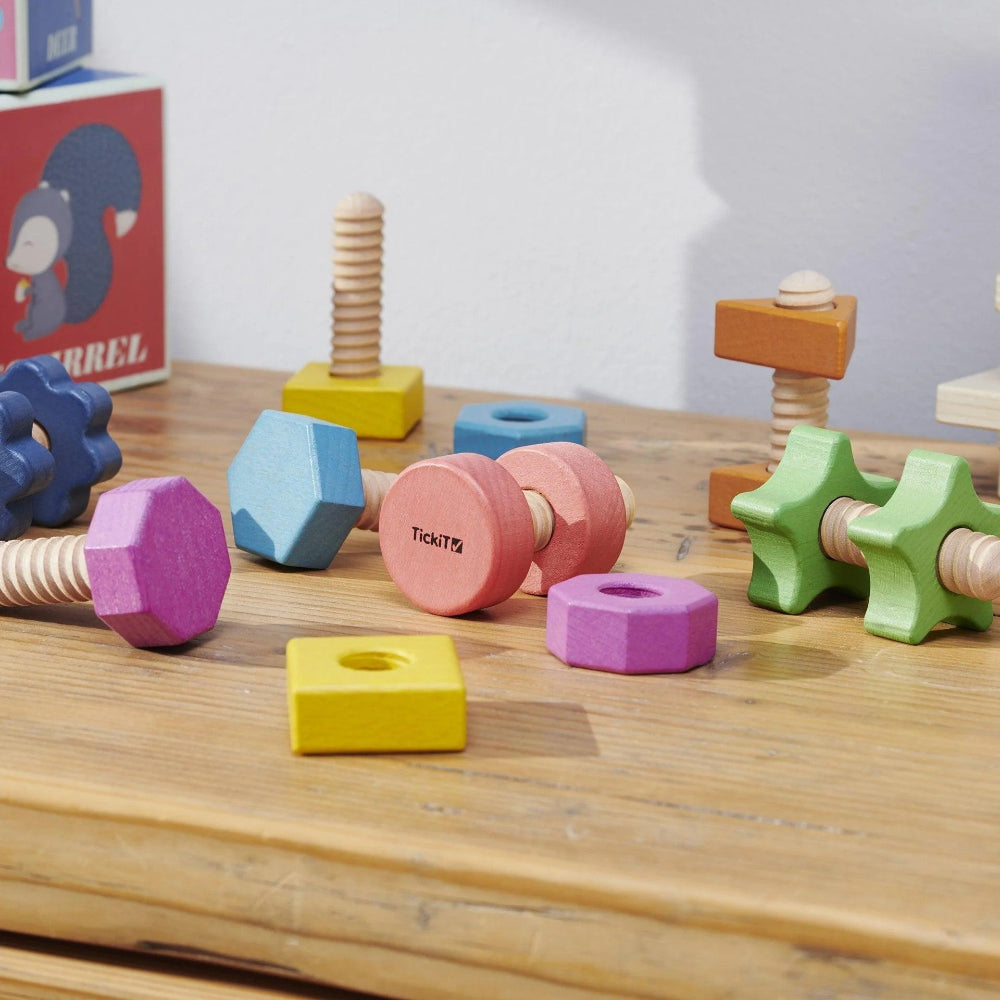 Tickit houten moeren en bouten regenboog 7 stks 12 mnd+