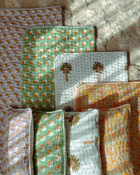 Unknown Stories kussen Floral pop