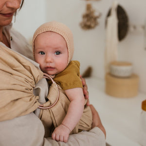 HVID mutsje Dolly apricot 1-3 mnd