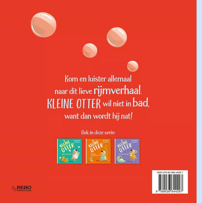 Kleine otter gaat in bad 2 jr+