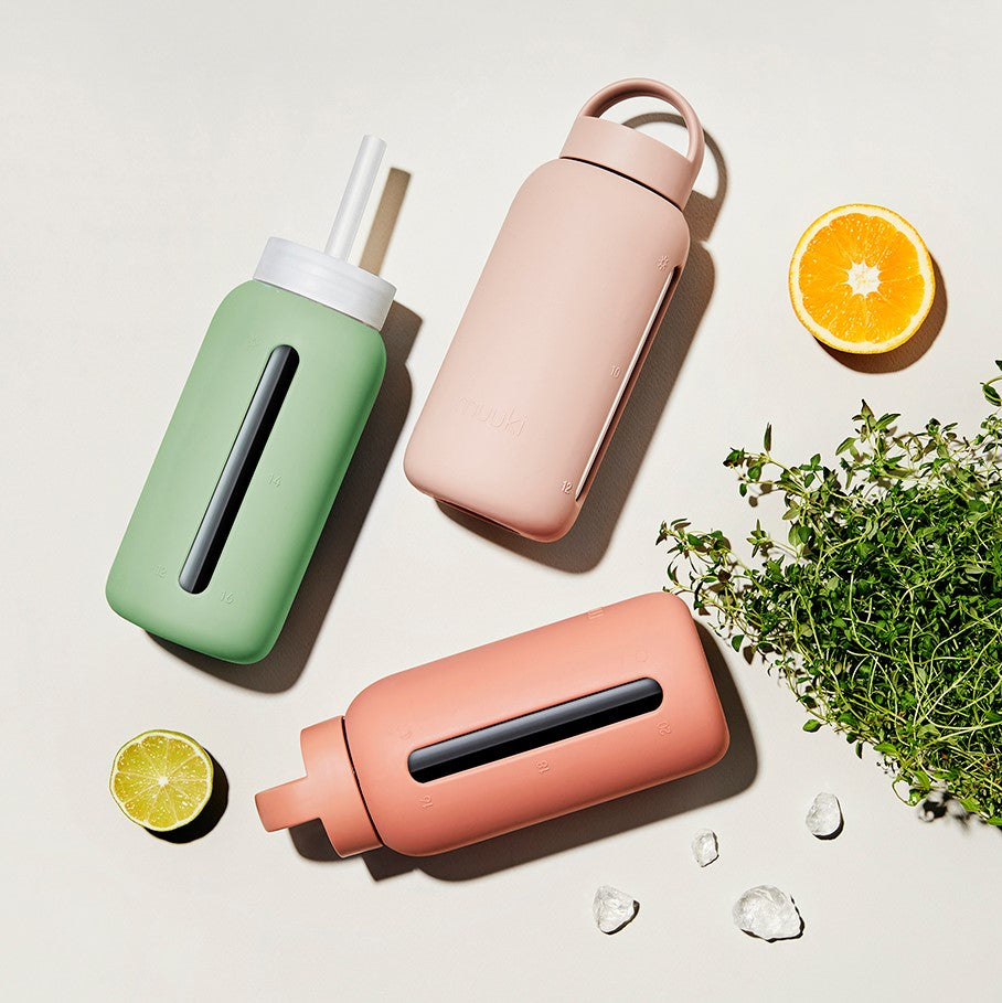 Muuki drinkfles daily bottle desert rose 720 ml Borosilicaat glas + siliconen en PP dop