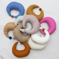 Play at Slaep  kussen moon small latte